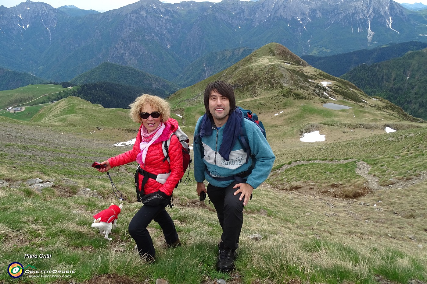 83 Alla Bocchetta Triomen (2205 m) con vista sul Monte Avaro (2085 m).JPG